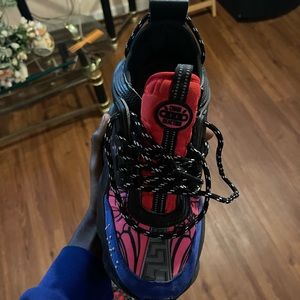 Versace chain reaction